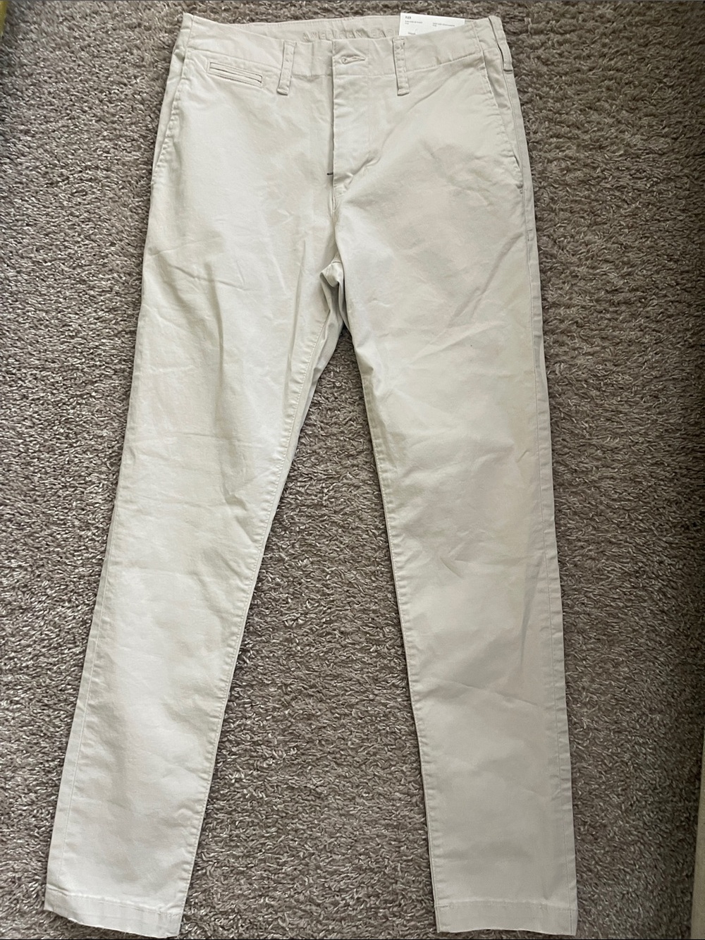 American Eagle Outfitters Skinny Chinos in Light Cream